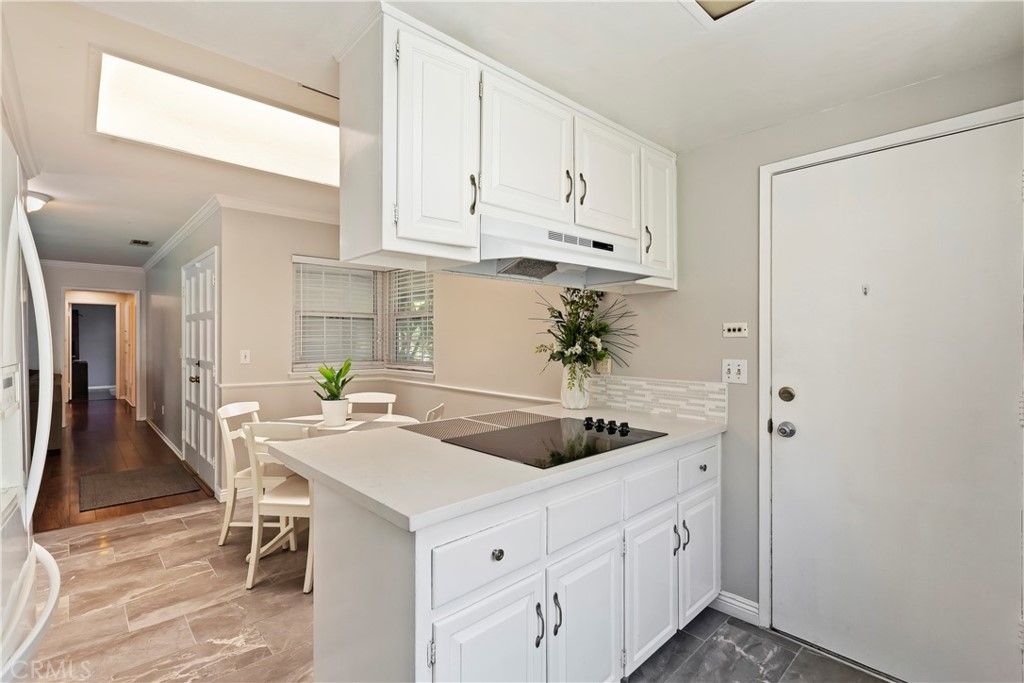listing image 130721745102824087959