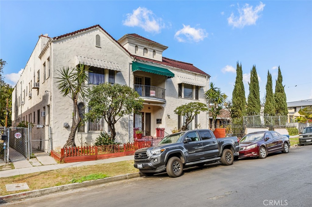 Properties 2 143 N Reno Street