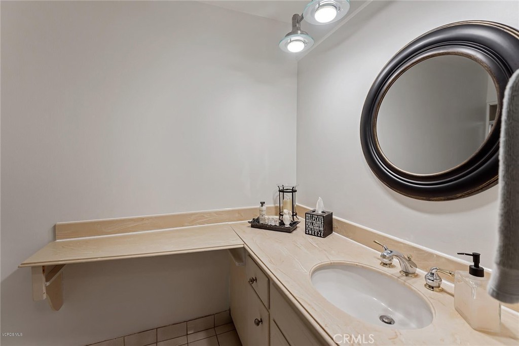 Photo 13 of 19 of 5301 Balboa Boulevard H4 condo