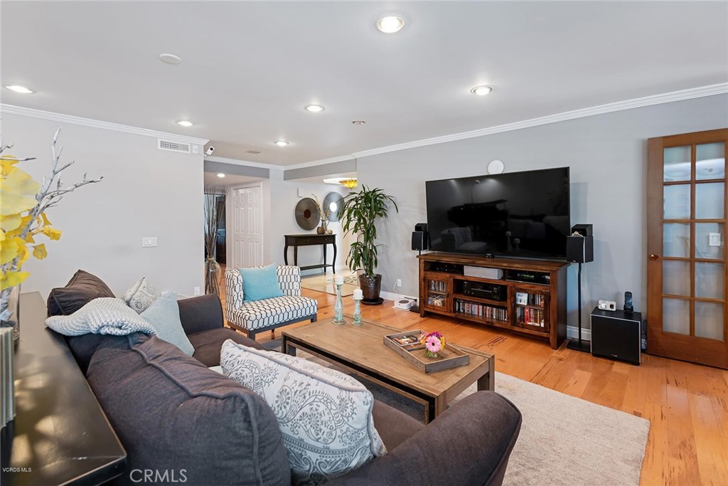 Photo 6 of 19 of 5301 Balboa Boulevard H4 condo