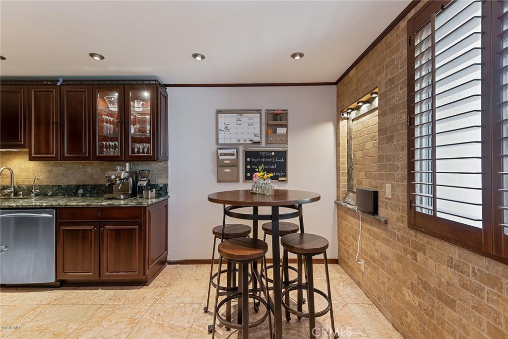 Photo 8 of 19 of 5301 Balboa Boulevard H4 condo