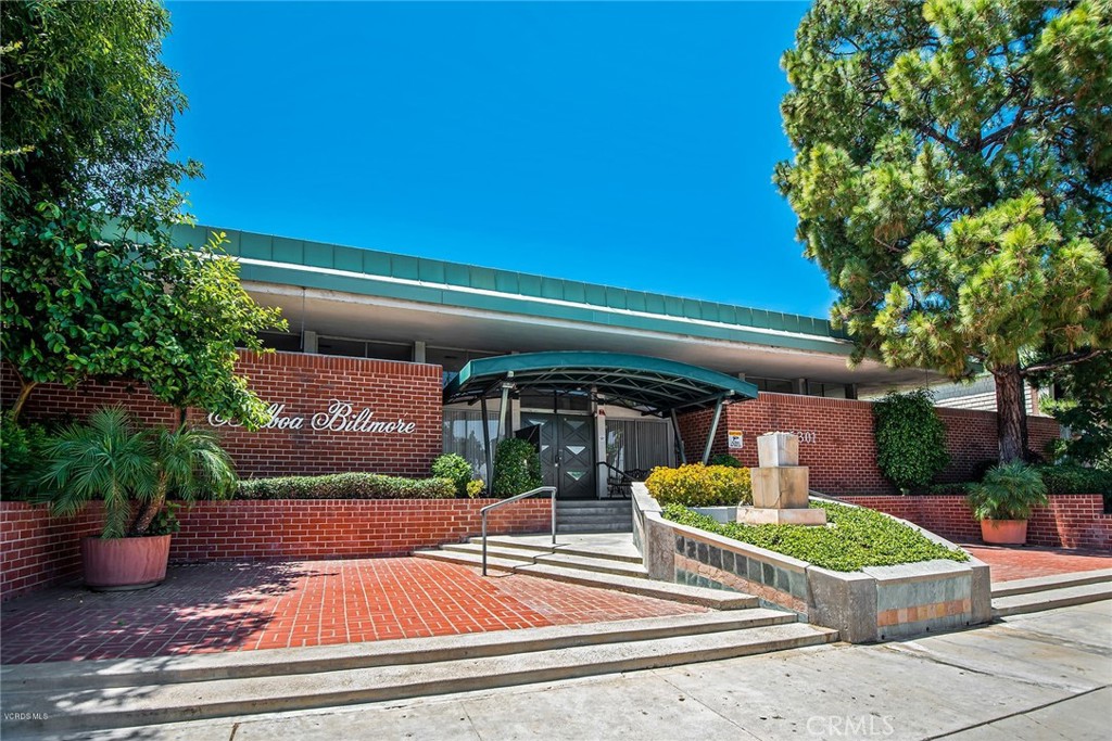 View Encino, CA 91316 condo