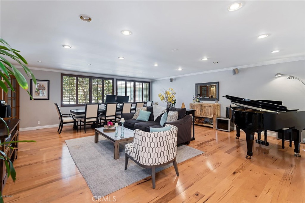 Photo 4 of 19 of 5301 Balboa Boulevard H4 condo