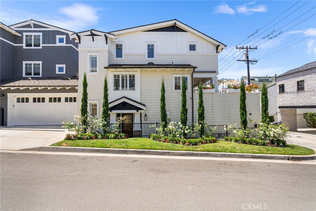 View Corona del Mar, CA 92625 condo