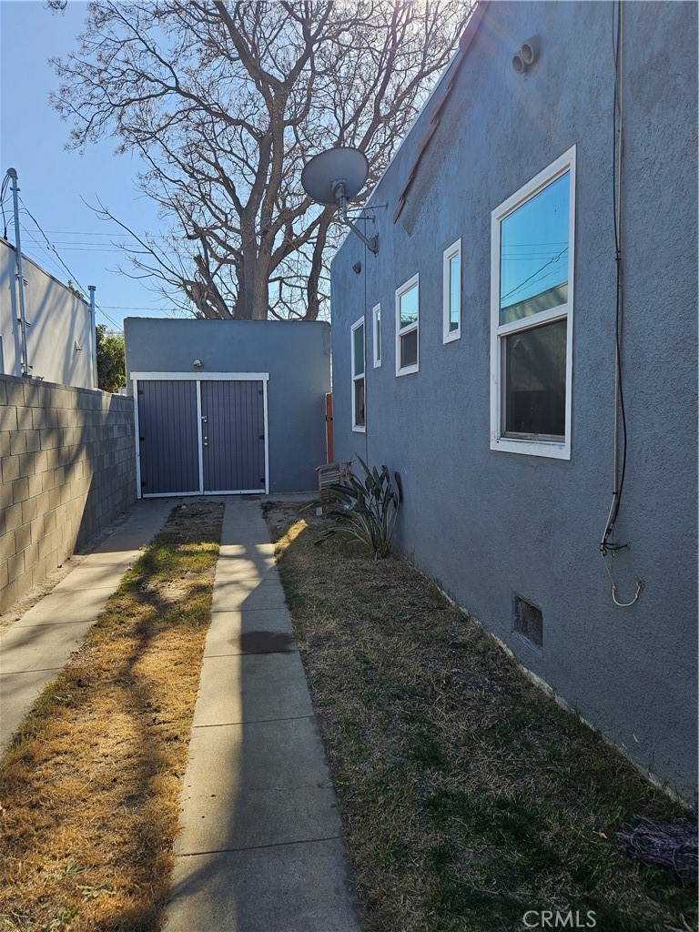 1242 E Poinsettia Street