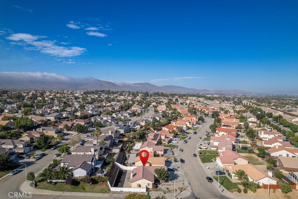 listing image 130720311508393883555