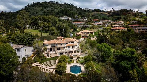 A home in North Tustin