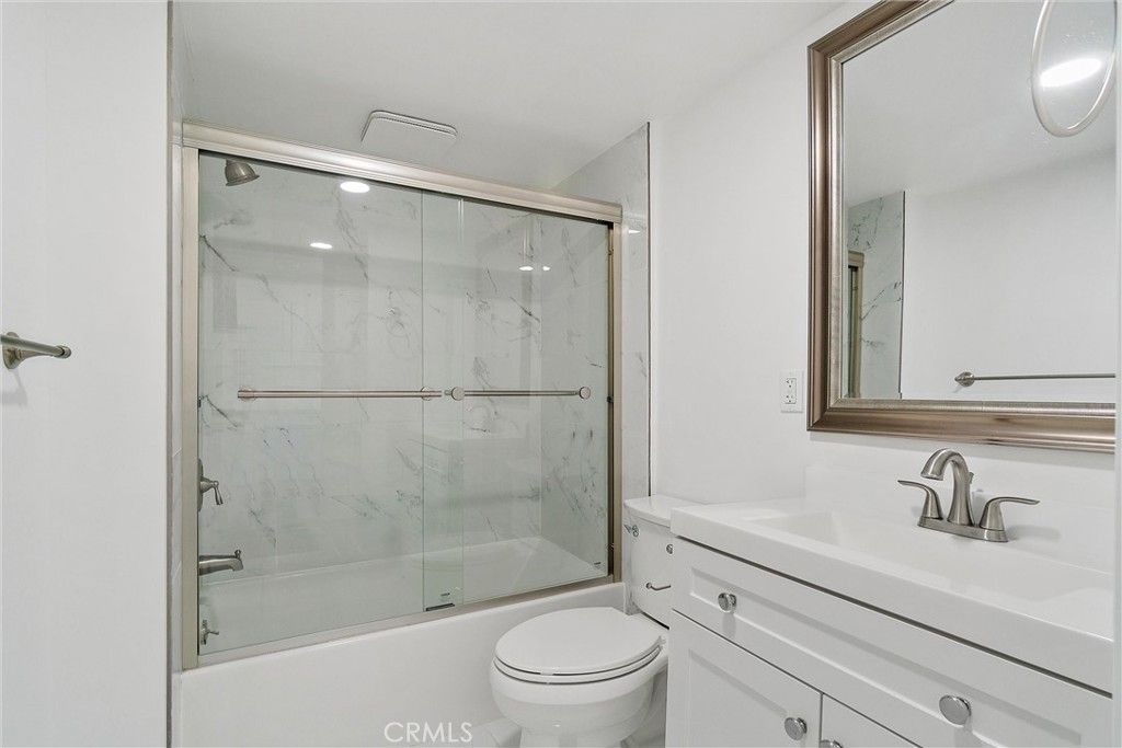 listing image 130722232499605645522