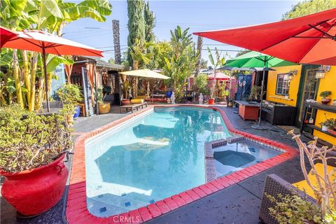 A home in Reseda