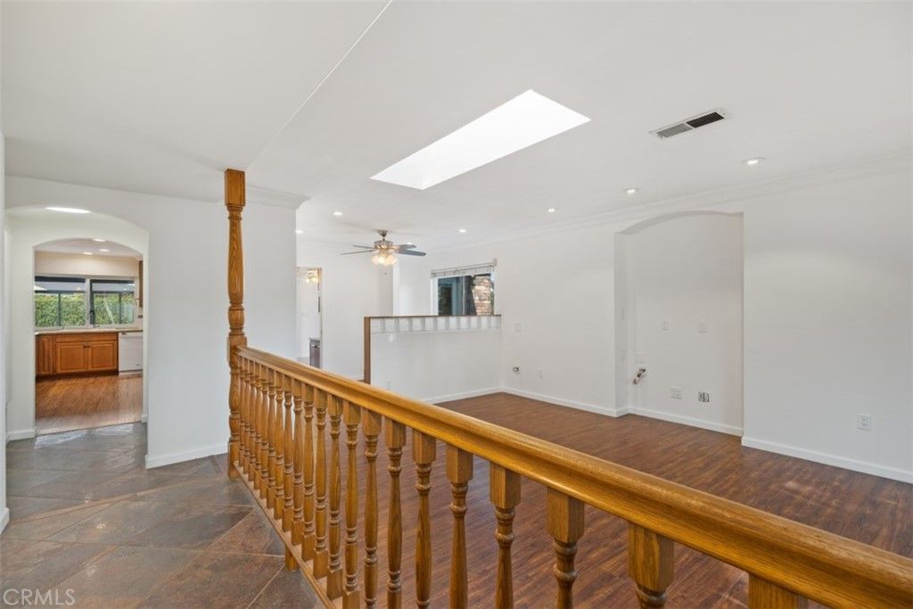listing image 130727414201872110721