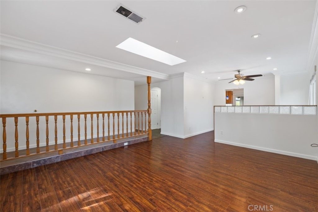 listing image 130722739333035946084