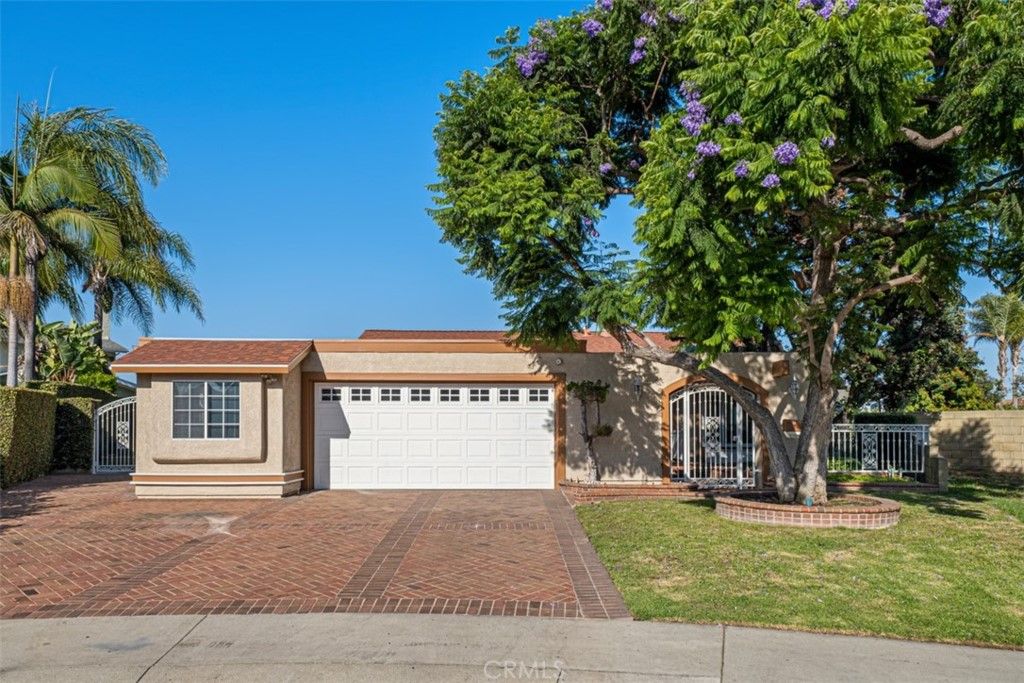 listing image 130724861554938882196