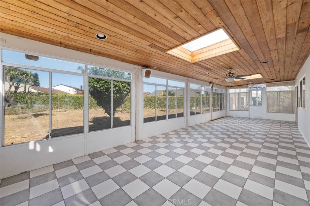 listing image 130724069338838453133