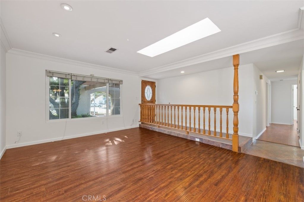 listing image 130724579761684535139