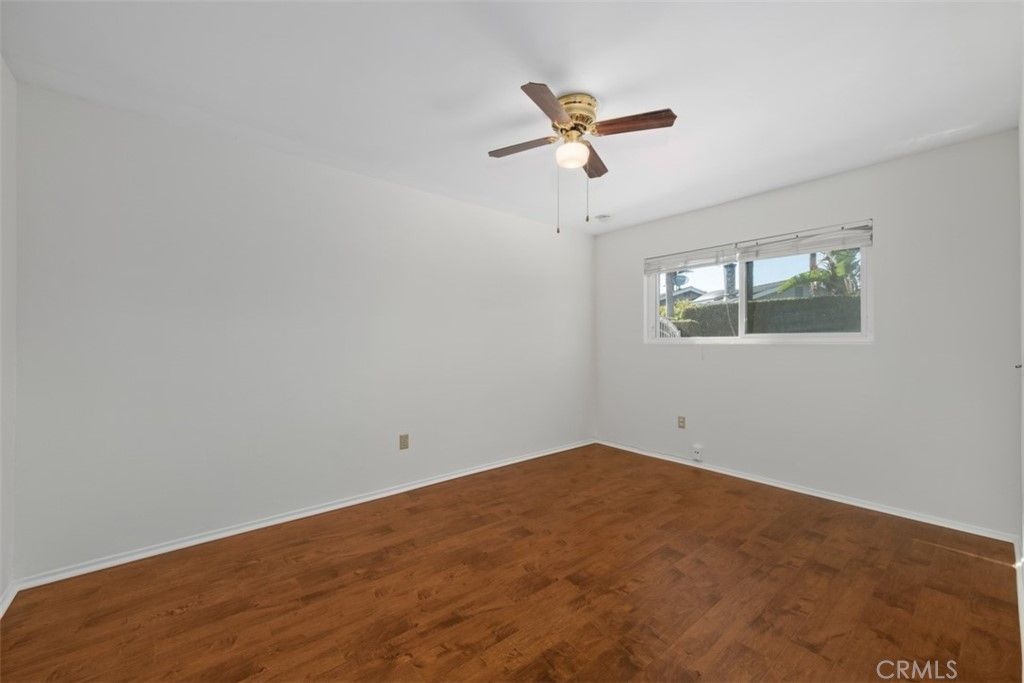 listing image 130720805994719878114
