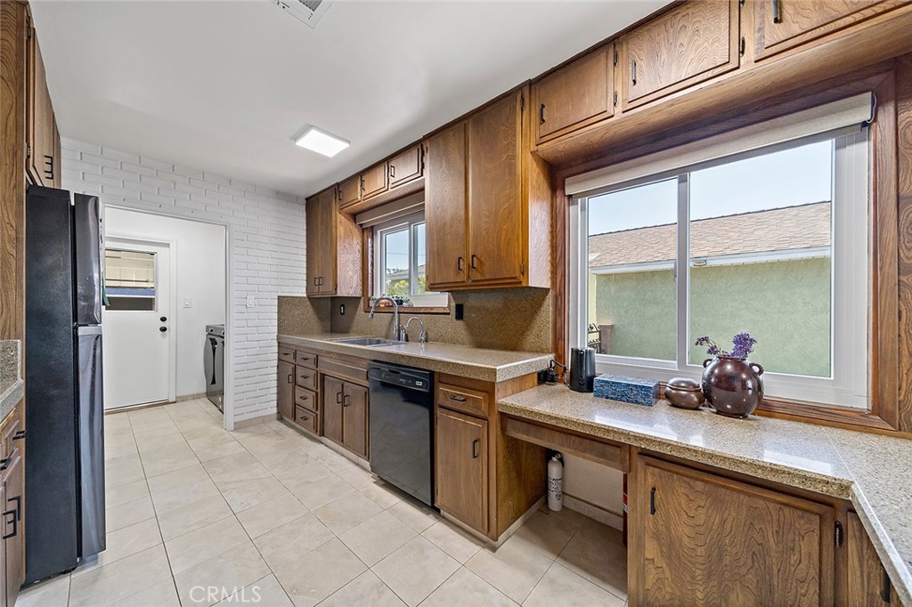 7160 E Coralite Street
