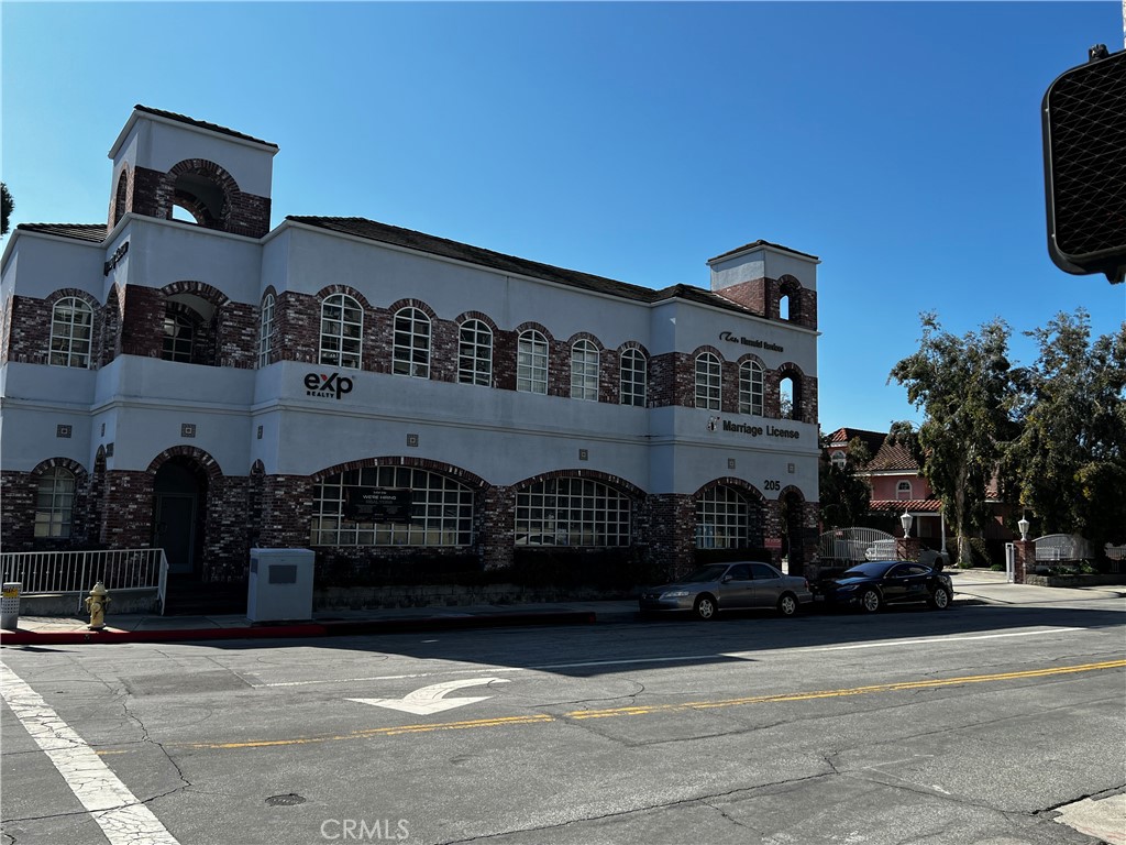 Properties 1 205 S Chapel
