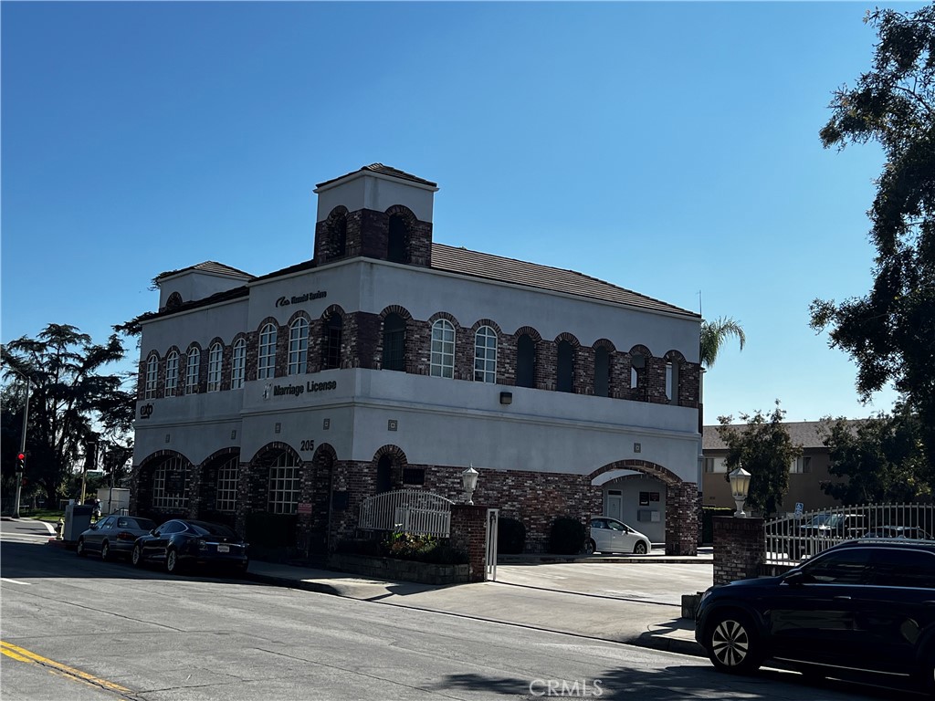 Properties 3 205 S Chapel