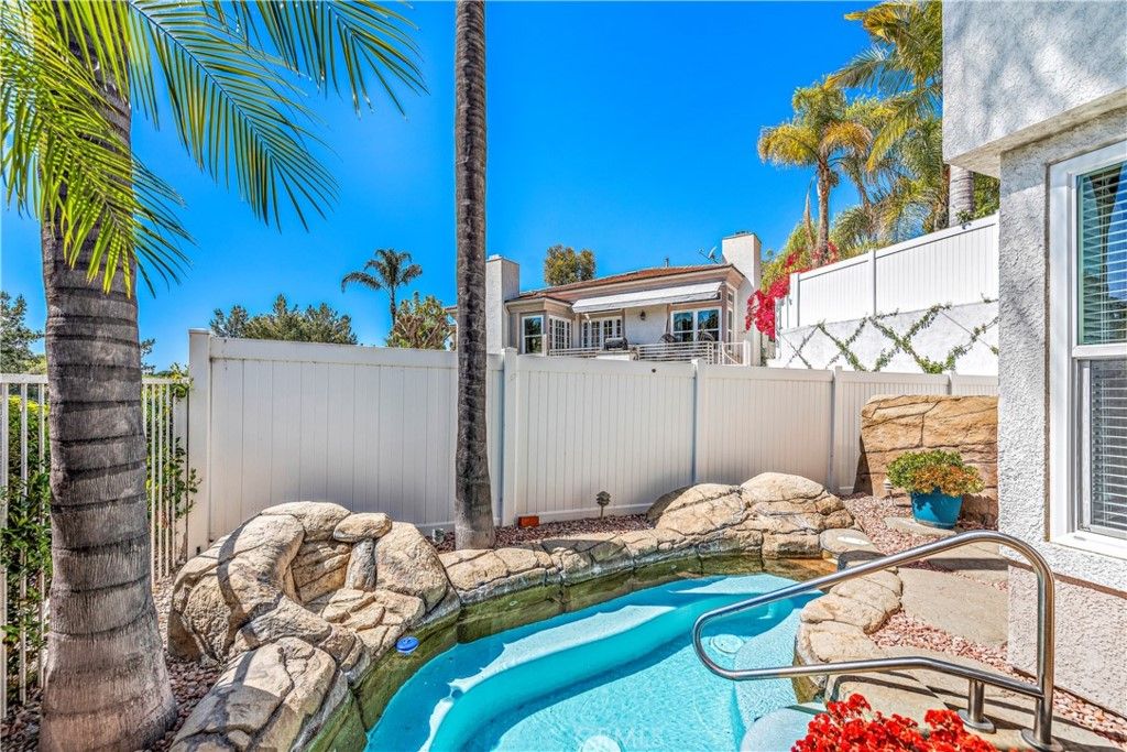 listing image 130724289494991571072