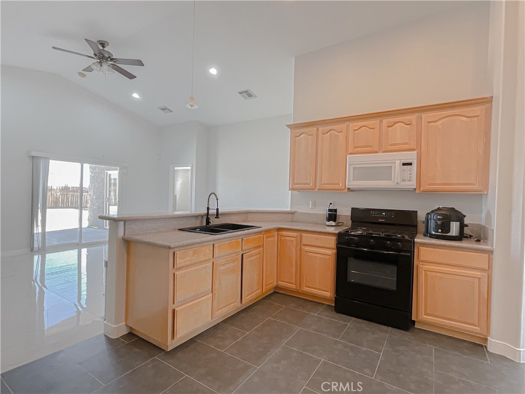 Photo 11 of 26 of 21018 85th Street house