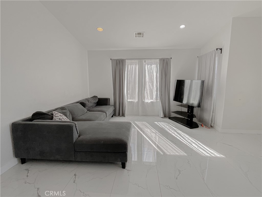 Photo 6 of 26 of 21018 85th Street house