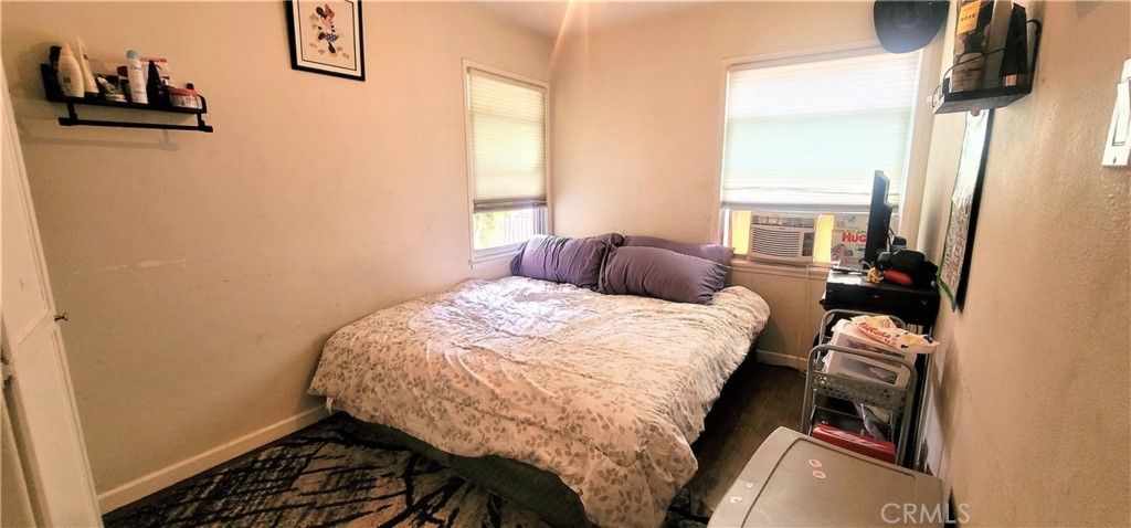 listing image 130729005657776895476