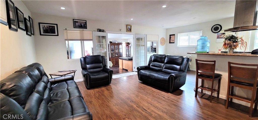 listing image 130722243059705374176