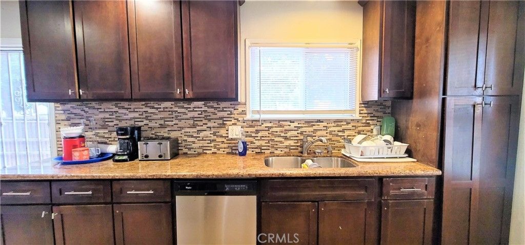 listing image 130720334298303205124