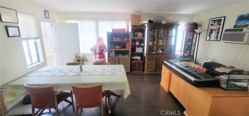 listing image 130727380974521301241