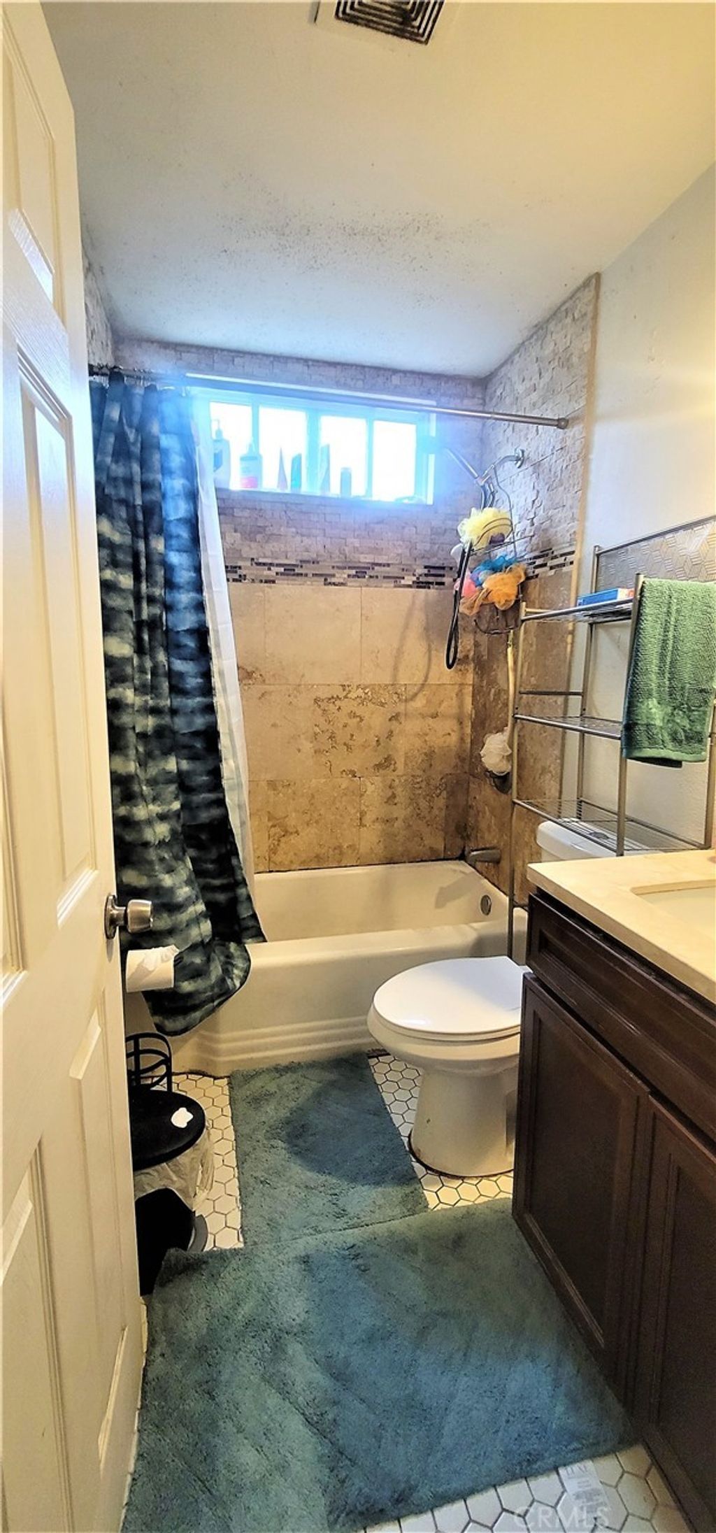 listing image 130721800658671174325