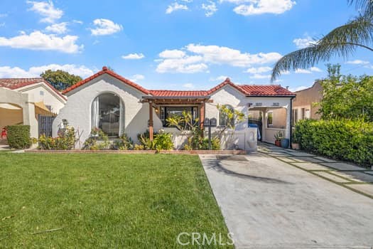 View Los Angeles, CA 90047 house