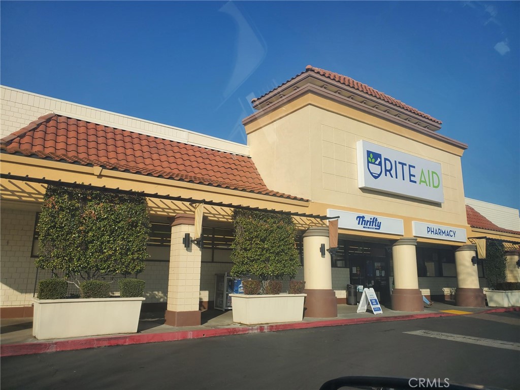 Former Rite Aid Drug Store (i.e., 571 W. Bellevue Road) 18,562+/- SF on ground floor (+ 704+/- SF mezzanine) in shell condition with excellent visilbility from Bellevue & Shaffer Roads. Located in the Atwater Village Shopping Center which is a 95,346+/- SF Neighborhood Commercial Shopping Center located in the northwest quadrant of the '5 Corners' intersection of three major streets (Bellevue Road, Shaffer Road and First Street). The shopping center has 491 parking spaces for a ratio of 5.15 spaces / 1,000 SF. Tenants within the Center include Sam's Supermarket, Mountain Mike's Pizza, TriCounty Flooring. Nearby Tenants include Taco Bell, Wendys, McDonalds, Starbucks, Subway, Pizza Hut, Little Ceasar's, Food4Less, Grocery Outlet, Walgreen's,Auto Zone, O'Reilly Auto Parts, CITI Bank, Westamerica Bank and the Merced Shoool Employees Federal Credit Union. Asking $1.00/SF NNN (the NNNs for 2024 are $.29/SF). Co-listed with Chris parker of Colliers in Santa Barbara