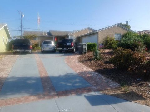 A home in La Mirada