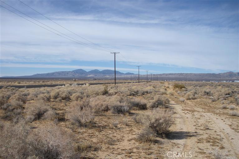 LIGHT INDUSTRIAL - 4.89 ACRES ZONED M1 / HWY 58 Visibility / Unincorporated area of Kern County/ Investment Property. South of California City and East of Mojave. South of 58 Barstow-Bakersfield Highway. Near ramp Easy Access to Hwy 58. South of Hyundai-Kia Motors California Proving Grounds. Approximately 6 Miles east of Mojave Air & Space Port.