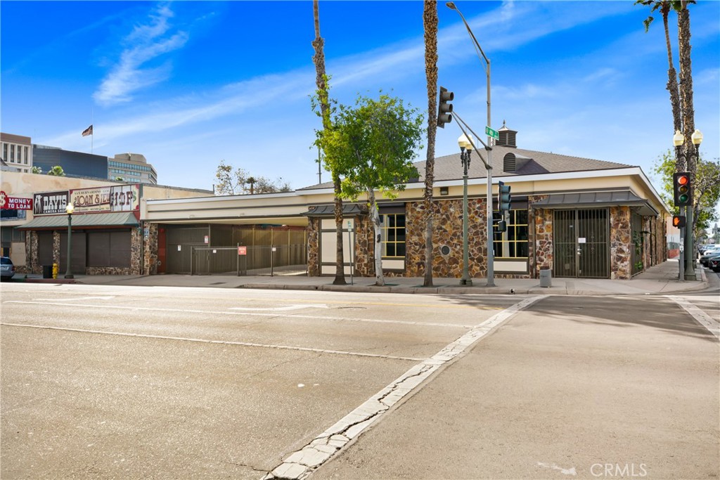 401 W 4th Street