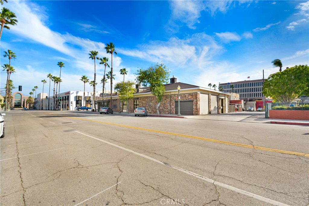401 W 4th Street