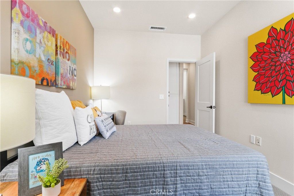 listing image 130727021057531117002