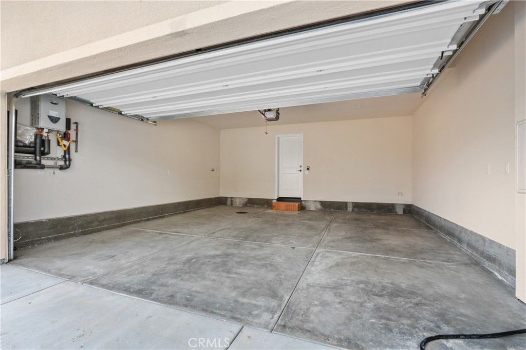 listing image 130724820054485410871
