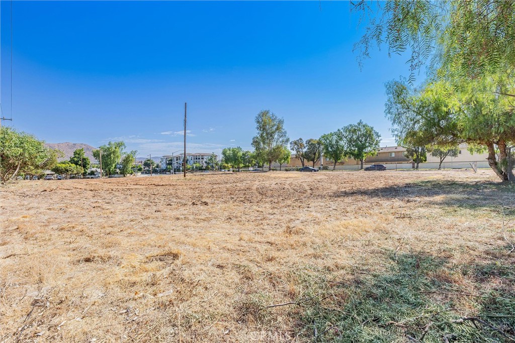 13277 Day Street
