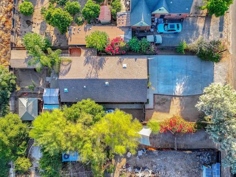 A home in Lake Elsinore