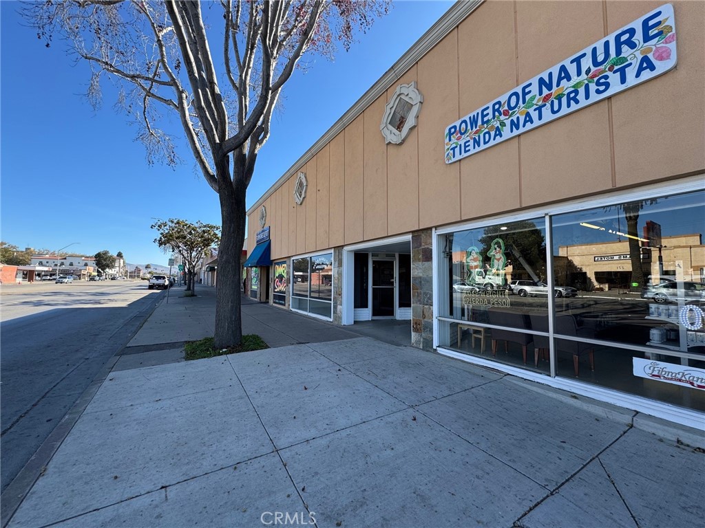 2,200 SF suite on Santa Maria’s Main Street at the southeast corner of Main and Pine Streets close to the Santa Maria Town Center Regional Mall. $1.30/SF/Month, Modified Gross