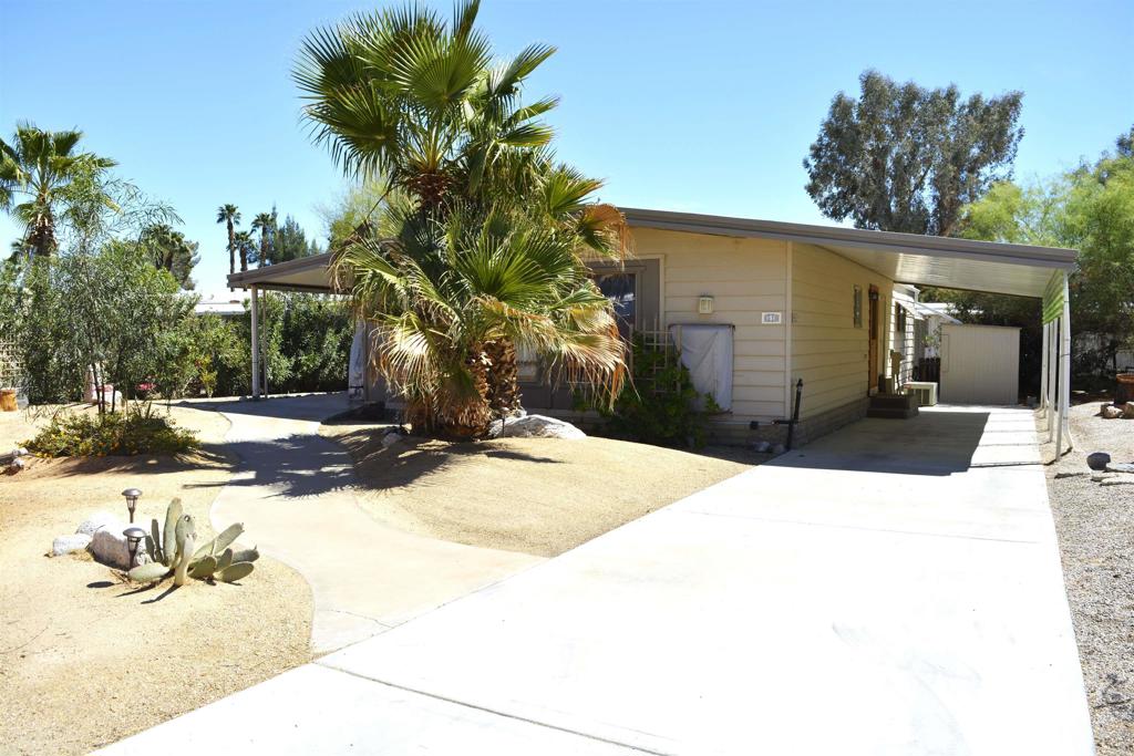 Well maintained 2 bedroom 2 bathroom home located in the RoadRunner Club - a very active 55+ golf course community loaded with amenities including clubhouse, heated saltwater pool, fitness center, dog park, bocce ball, pickle ball, tennis, and so much more!