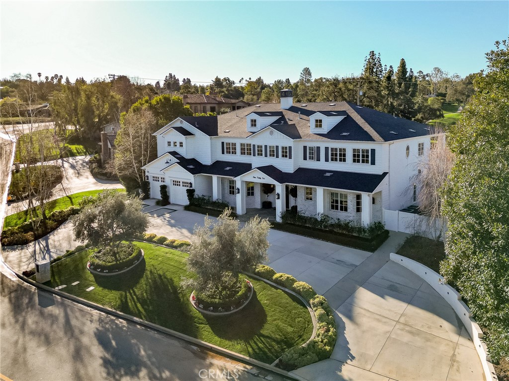 546 E Mariposa Drive