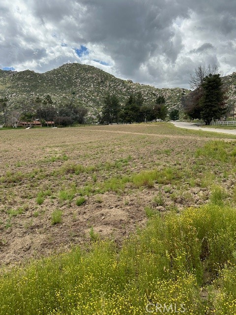 Spectacular Home or Ranch site on 5 Acre parcel, beautiful West Side location near Equestrian Ranches, and Golf Course!
All utilites underground, wide street and super elevation, build your dream home or ranch here. No HOA, but CCR'S do apply, see Supplement,
Property is not subdividable.