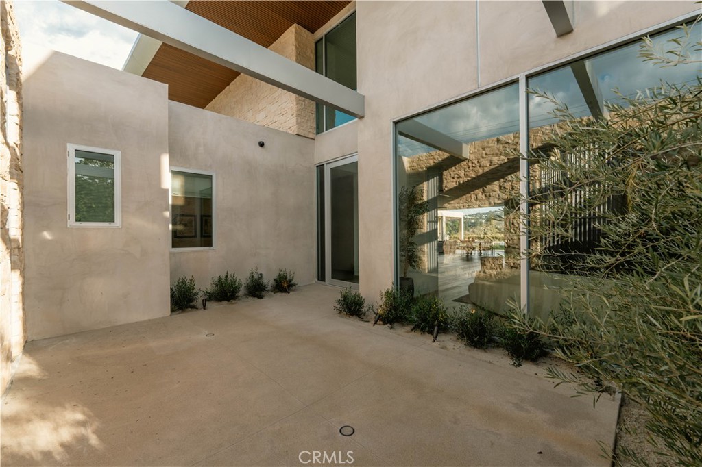 4442 Estrondo Drive