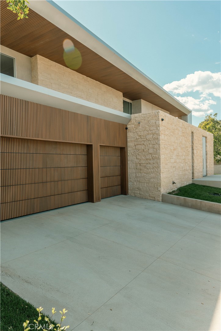 4442 Estrondo Drive