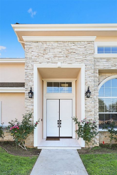 A home in El Monte