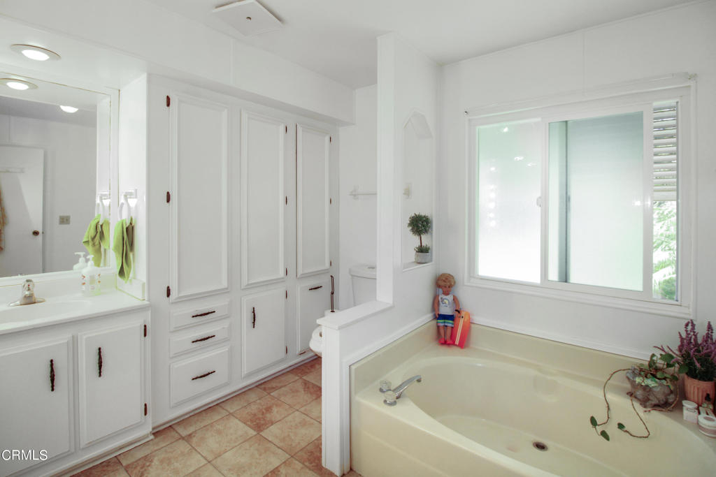 Meadowlake MHP - 0311 - Manufactured In Park