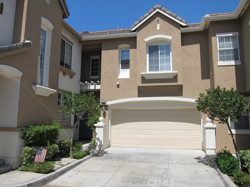 4 rooms plus small loft area for a office desk, 4th bedroom has no closet but is large enough for a Armoires/wardrob and a dresser. Beautiful town home in gated community with pool, spa and playground. Close to Oso Prkwy and Mission Viejo. This unit has been upgraded with beautiful laminate wood, tile and marble flooring. Granite counters in the kitchen, wood plantation shutters, 4 parking spaces! 2 car driveway and 2 car garage, Bedrooms are all upstairs with an additional small loft for an office desk and inside laundry room with sink! Living room, Dinning room and Family room are open to the kitchen. Private back yard with a long side yard with access through a door to the garage, great for pets. Award winning schools; Las Flores and Tesoro HS!