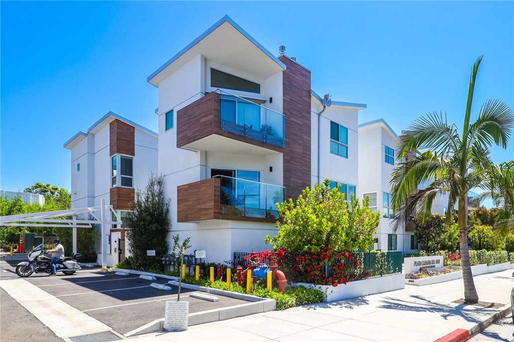 View Corona del Mar, CA 92625 house